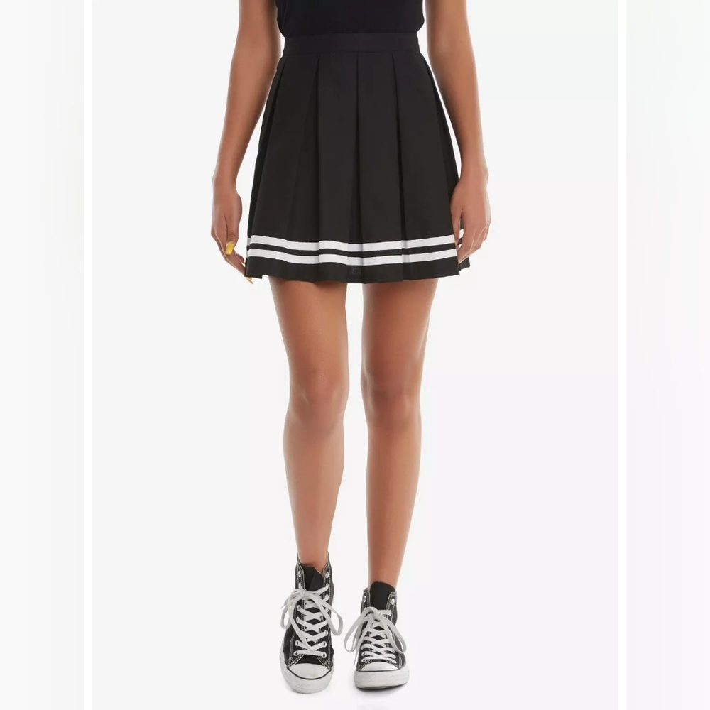Hot Topic Women's Skirt Small Black White Stripes Mini Tennis Emo Academia